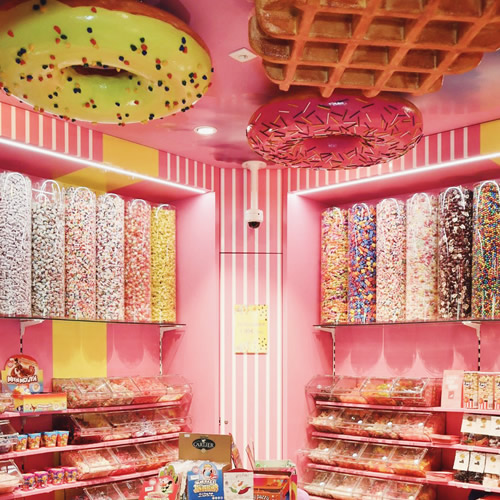 XXL Decoratie Luikse wafel en donut snoepwinkel
